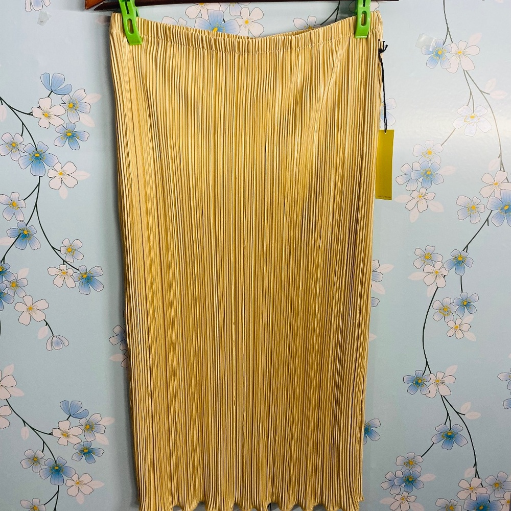 NWT Oli | Viv Champagne Accordion Pencil Skirt